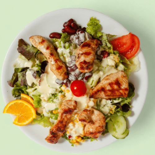 Gemischter Salat mit Putenstreifen
