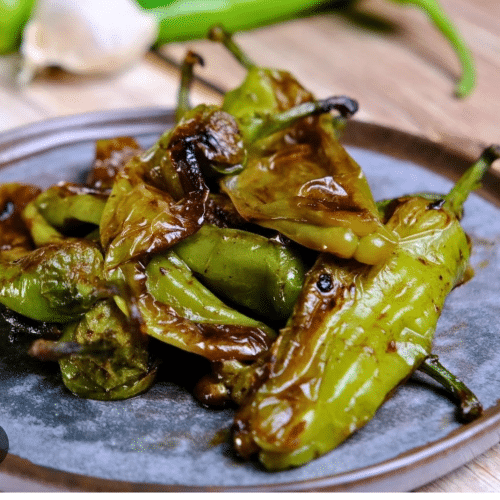 Gegrillte Peperoni mit Knoblauch