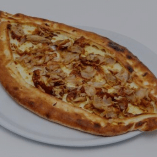 Pide Dönerli Kasarli - Drehspießfleisch-Käse