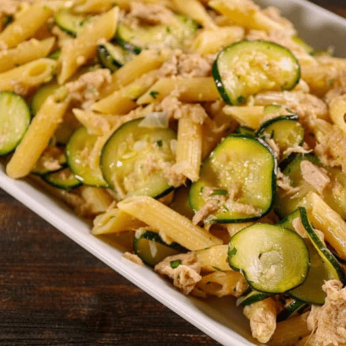 Penne mit Zucchini und Thunfisch