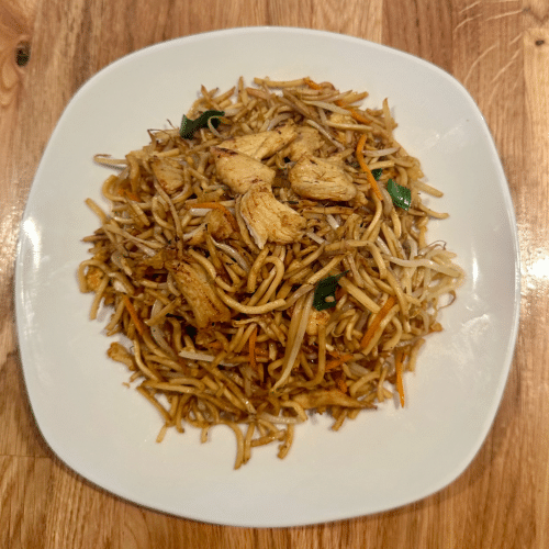 31. Gebratene Nudeln mit Hühnerfleisch