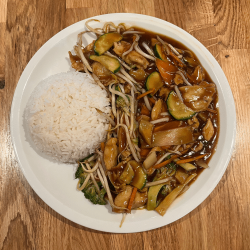 54. Gebratenes Hühnerfleisch mit Hoisin-Soße (scharf)