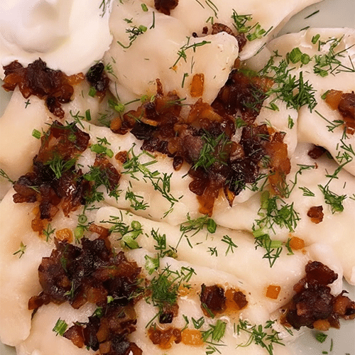 Teigtaschen (Wareniki) Babuschka mit Kartoffeln und Speck