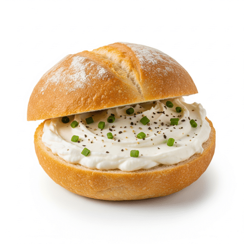 Belegtes Brötchen mit Frischkäse