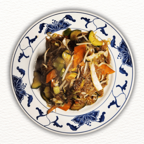 Gebratene Glasnudeln mit Gemüse (vegetarisch)